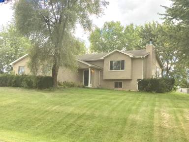 Main picture of 1239 Lakewood Dr