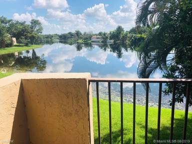 Main picture of 1881 NW 96th Ter