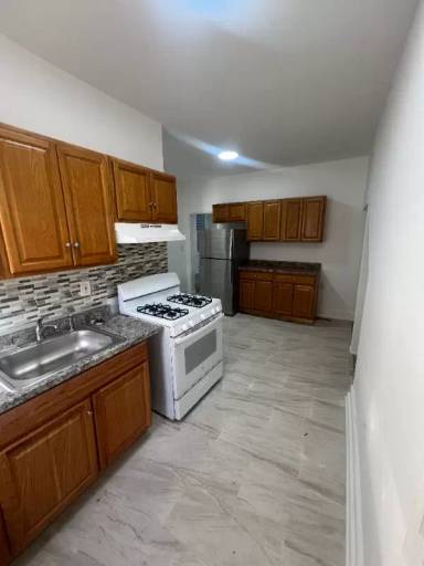 Main picture of 52 2nd St