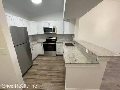 Main picture of 8284 Key Royal Cir