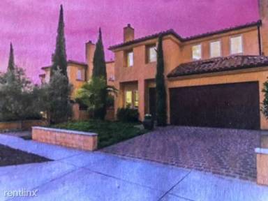 Main picture of 1561 Orange Ave