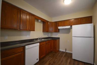 Main picture of 402 E 17th St