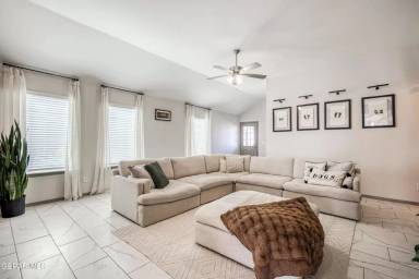 Main picture of 329 Samuel Vista St