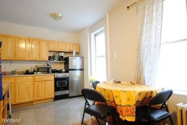 Main picture of 159 E 92nd St