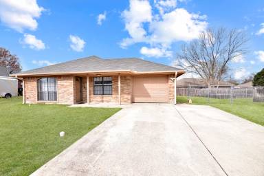 Main picture of 310 Fowler Dr