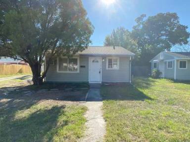 Main picture of 401 1/2 35th St S