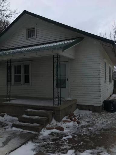 Main picture of 409 SW 3rd St