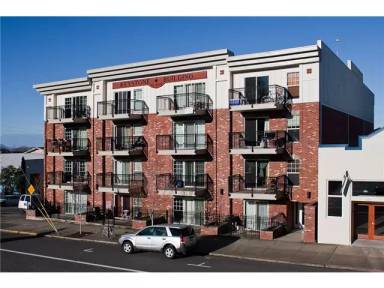 Main picture of 1001 N State St