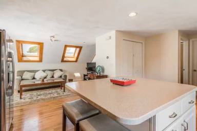 Main picture of 34 Vine St