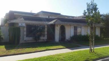 Main picture of 6212 Warner Ave