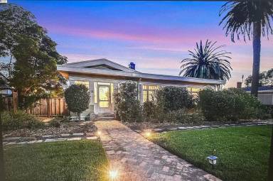 Main picture of 1017 Azuar Ave