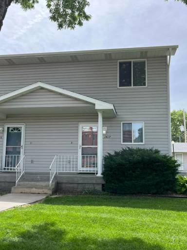 Main picture of 1417 W Charles St