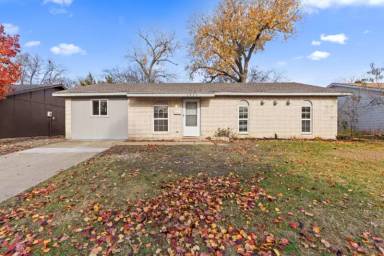 Main picture of 3954 Cambridge Dr