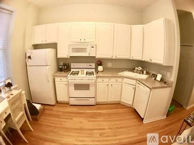 Main picture of 2136 N Halsted St