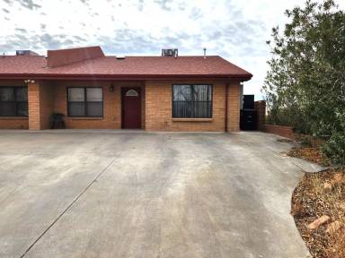 Main picture of 2100 Hickory Dr