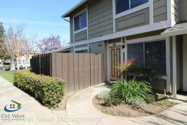 Main picture of 2346 Warfield Way