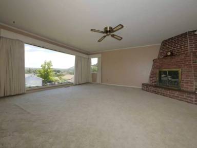 Main picture of 209 Schober St