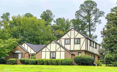 Main picture of 820 Azalea Dr