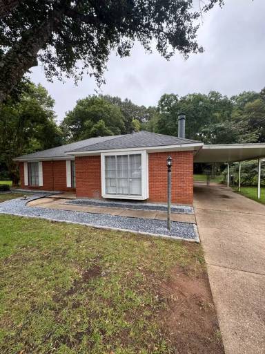 Main picture of 205 Townsend Dr