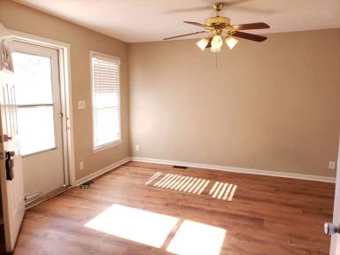 Main picture of 935 Princeton Dr