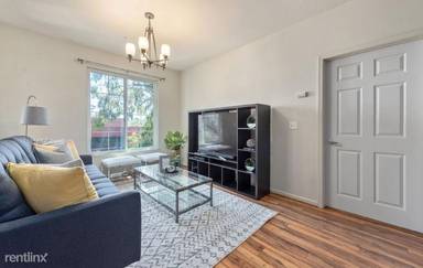 Main picture of 13 Village Brook Ln
