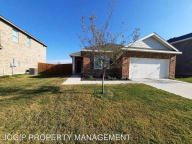 Main picture of 1902 Wolf Run