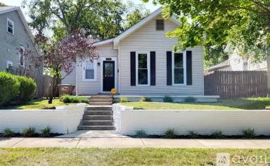Main picture of 1230 Franklin St