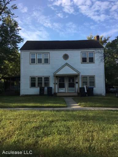 Main picture of 419 E 6th St