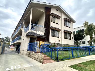 Main picture of 6050 La Prada St