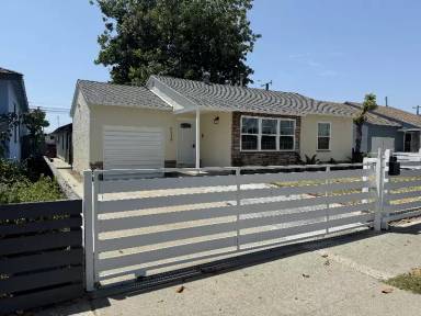 Main picture of 9936 Rosecrans Ave