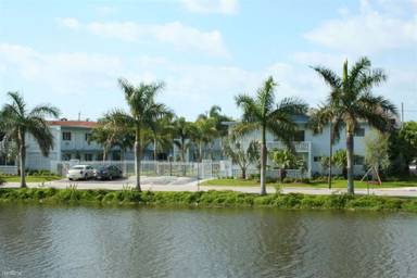 Main picture of 1720 S Glades Dr