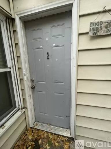 Main picture of 1030 Reaney Ave