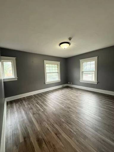 Main picture of 4915 Chicago St