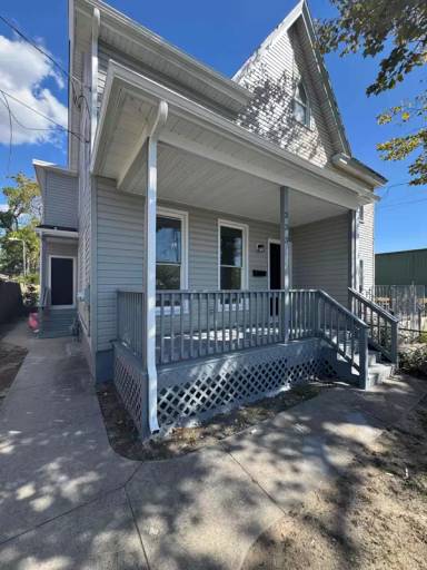 Main picture of 333 S 4th St