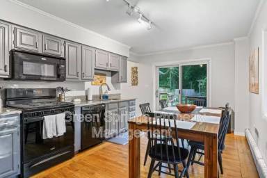Main picture of 101 King Rd