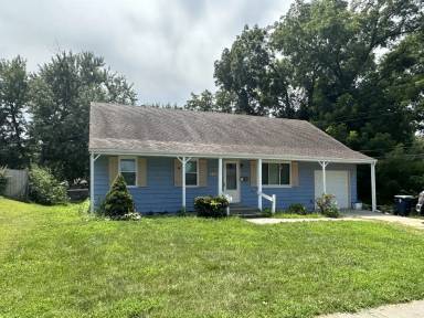 Main picture of 7715 NE 56th St