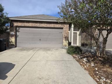 Main picture of 1020 Carolyn Cv