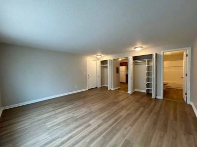 Main picture of 11722 Pinehurst Way NE