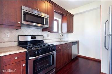 Main picture of 3052 Brighton 1st St