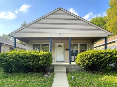 Main picture of 942 W 25th St