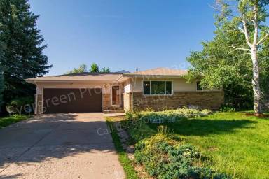 Main picture of 2419 Merino Ct