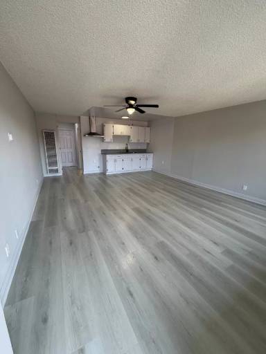 Main picture of 4265 S Hoover St