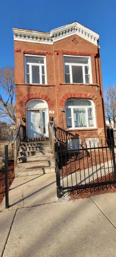 Main picture of 3326 W Walnut St