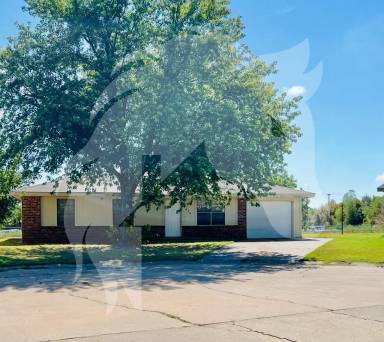Main picture of 618-624 Highland Cir Apartments