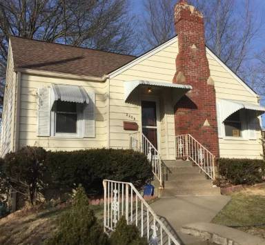 Main picture of 2208 W 48th St