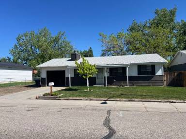 Main picture of 34 W Riverbend Rd