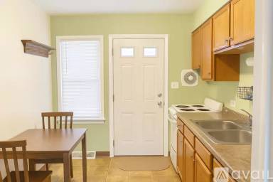 Main picture of 1701 North Ave