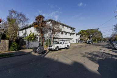 Main picture of 1646 Berkeley Way