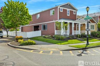 Main picture of 7645 Denali Ave NE