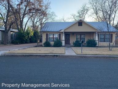 Main picture of 411 W College St
